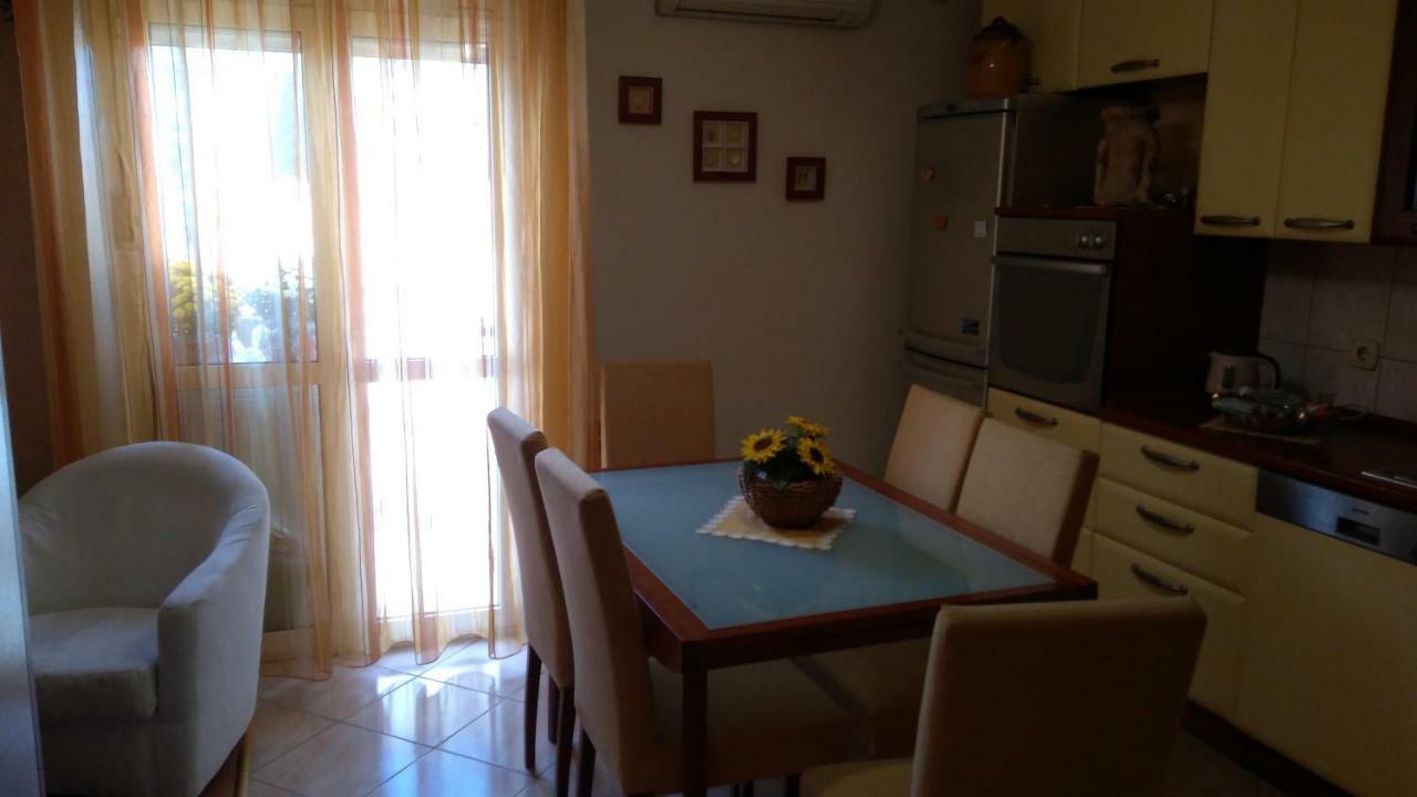 Apartment Tatjana Vis Buitenkant foto