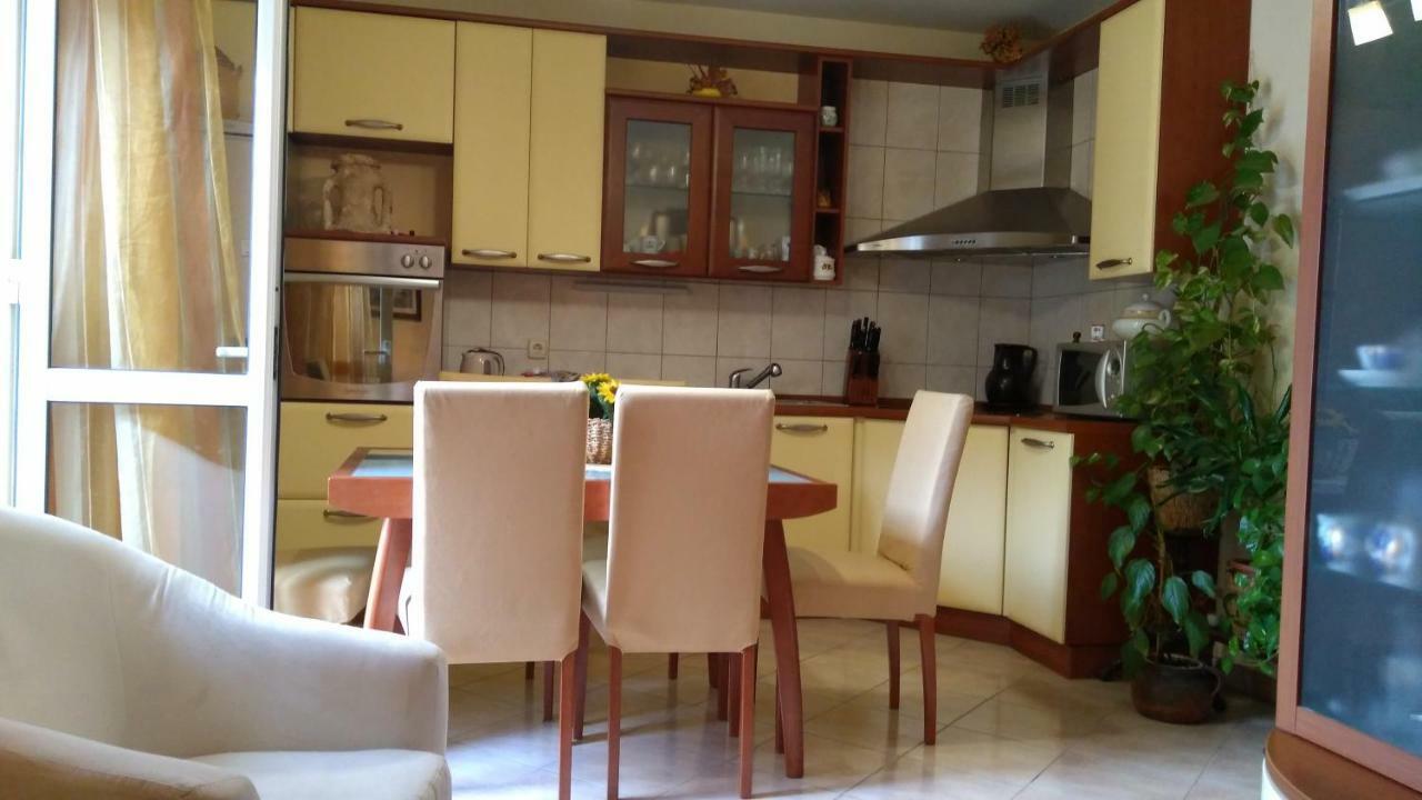 Apartment Tatjana Vis Buitenkant foto