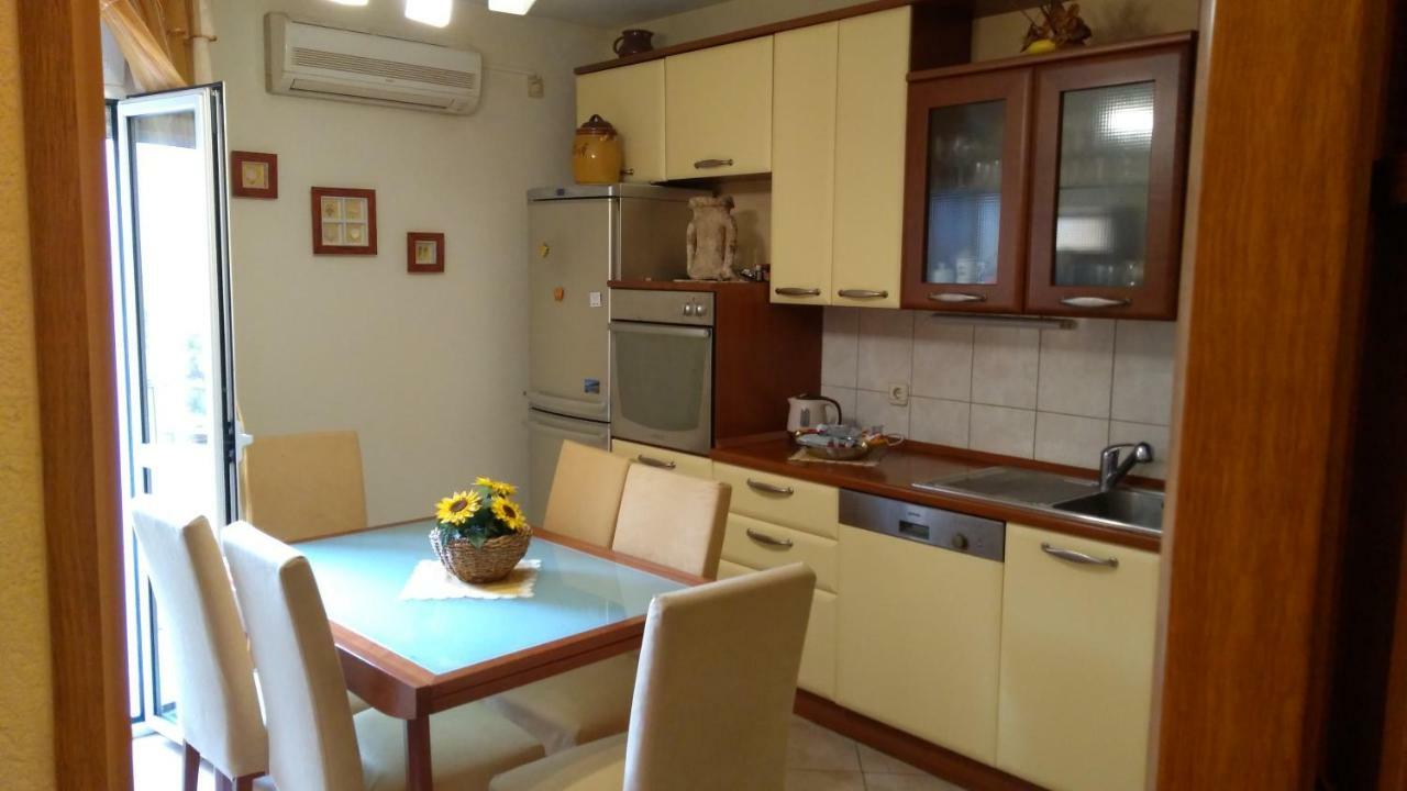Apartment Tatjana Vis Buitenkant foto